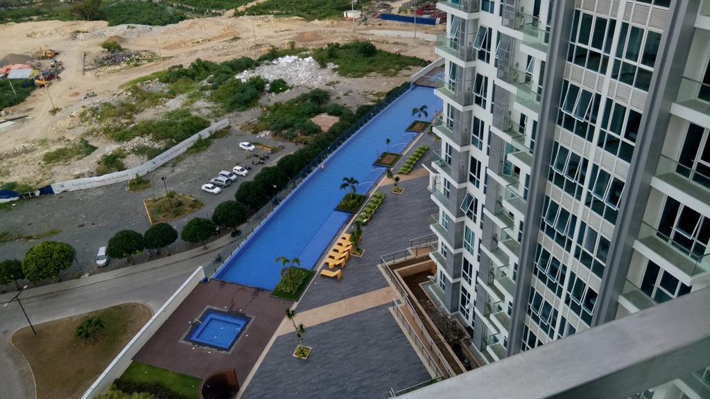 Mactan Newtown Condo Мактан Екстериор снимка