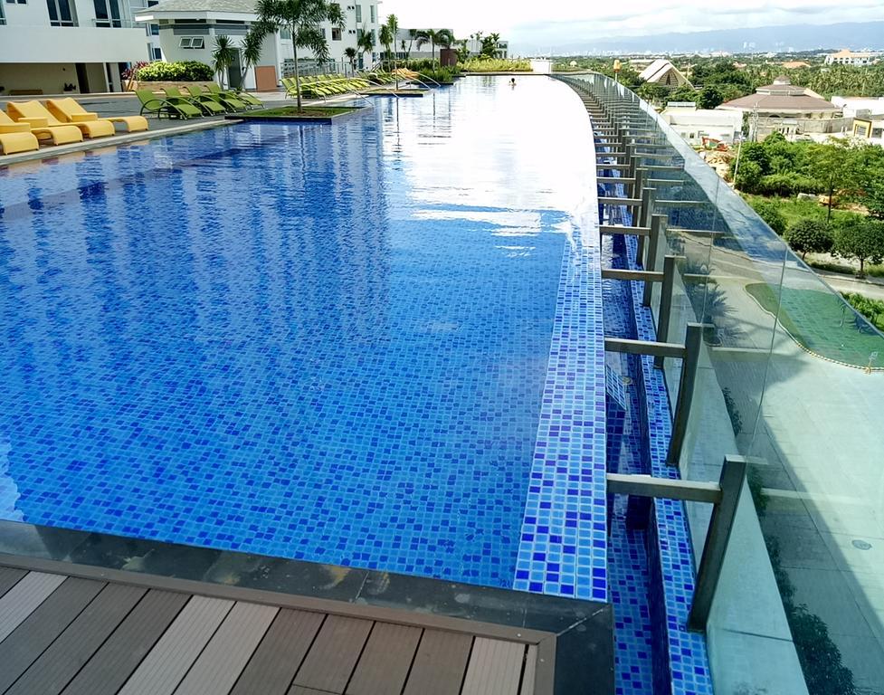 Mactan Newtown Condo Мактан Екстериор снимка